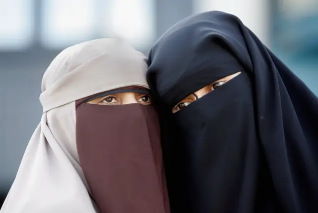 फ़्रांस में हिजाब बैन