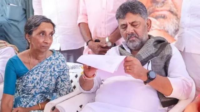 सरन्या यांच्या आईने रविवारी तिरुवनंतपुरममध्ये कर्नाटकचे उपमुख्यमंत्री डी.के. शिवकुमार यांची भेट घेऊन त्यांना निवेदन दिले आणि आपल्या मुलीचा शोध घेण्याची मागणी केली. विशेष म्हणजे सरन्या सुखरूप सापडण्यापूर्वी साधारण 2 तास आधीच ही भेट झाली होती.