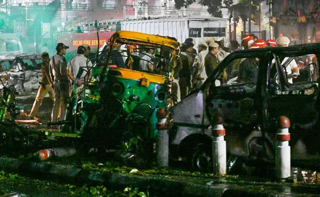 దిల్లీ పేలుడు, ఎర్రకోట, కారు పేలుడు