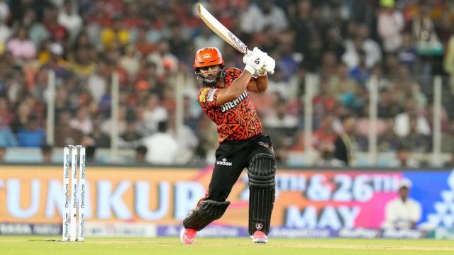 நம்பிக்கையளித்த திரிபாதி