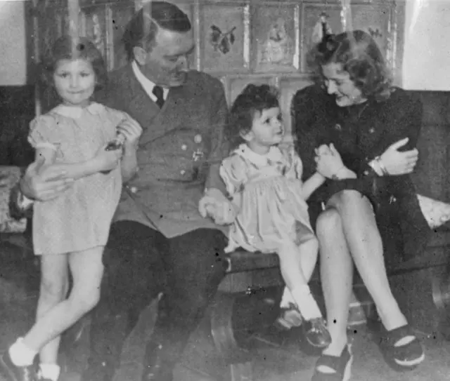 হিটলার ও ইভা ব্রাউন