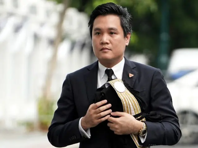 นิธิ ละเอียดดี ทนายความของ 10 สส. พรรคประชาชน เป็นตัวแทนมาฟังคำสั่งศาลฎีกา 24 เม.ย.