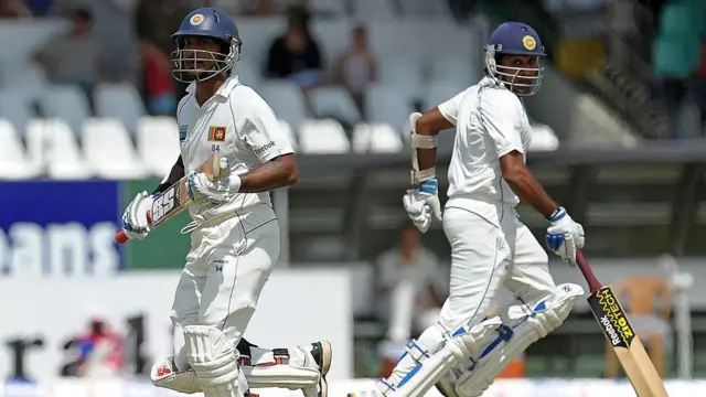 මහේල ජයවර්ධන සහ කුමාර් සංගක්කාර දෙදෙනා තෙවන කඩුල්ල වෙනුවෙන් ලකුණු 624ක සම්බන්ධතාවයක් ගොඩ නැගීමට සමත් විය