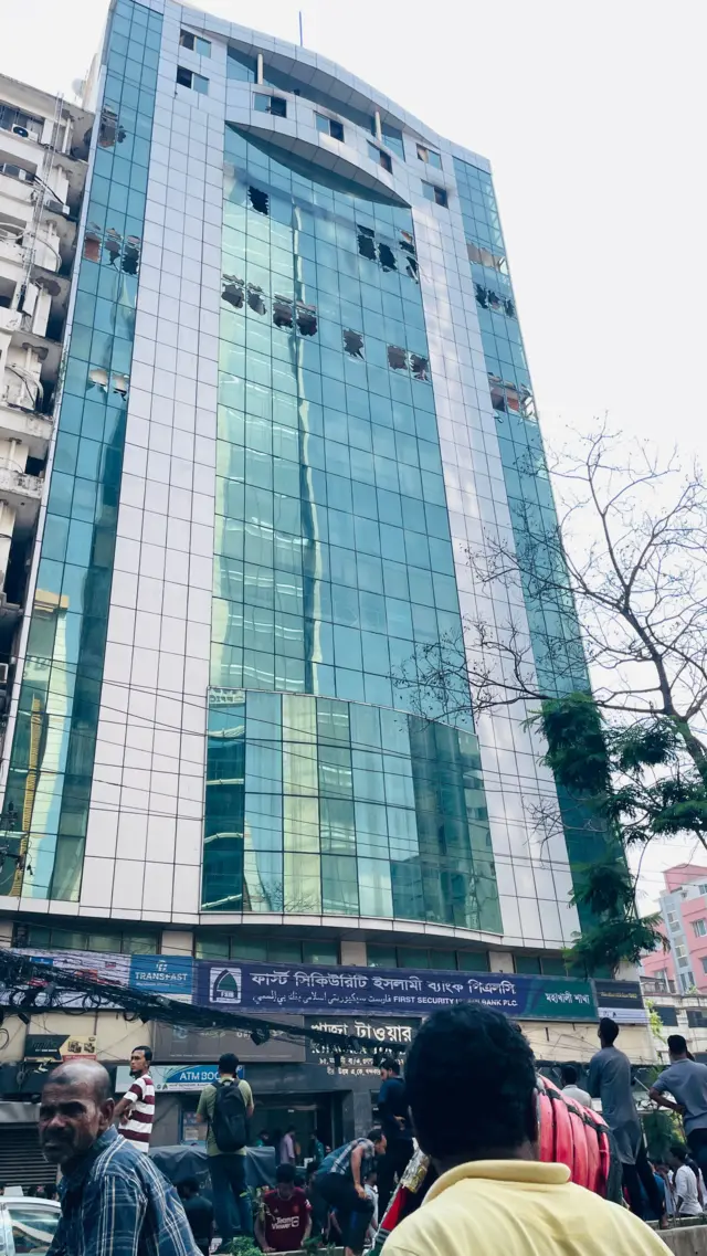 ক্ষতিগ্রস্ত মহাখালীর খাজা টাওয়ার