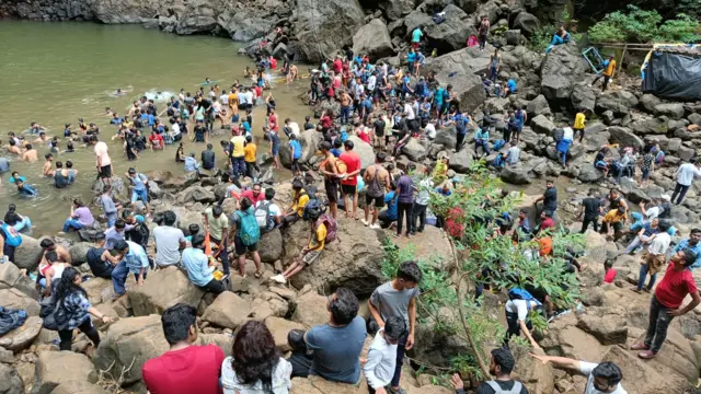 ट्रेकिंग