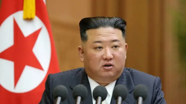 Igerageza ry'ibi bisasu ribaye inyuma y'imisi yari iheze Pyongyang ishikiriza amajambo akarishe