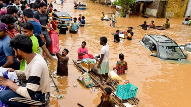 ஆந்திரா, தெலங்கானாவில் கனமழை, வெள்ளம்