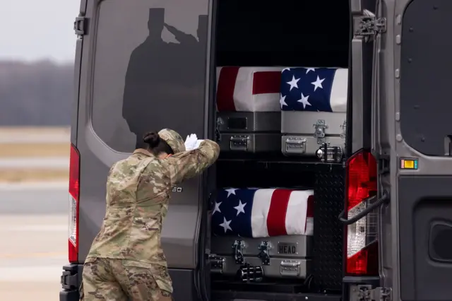 "غارة على موقع عسكري أمريكي أدى إلى مقتل ثلاثة جنود أمريكيين وجرح العشرات"