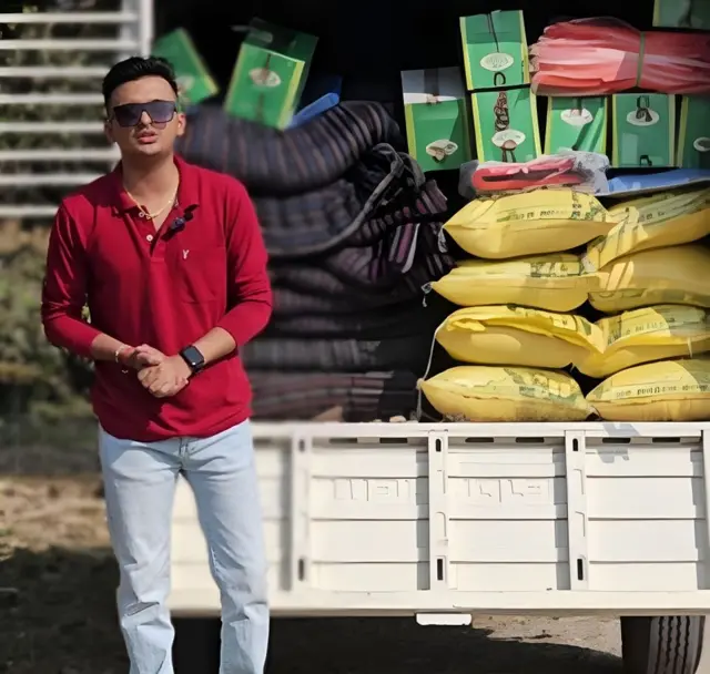 टिकटककै कारण आफूले बाढीपीडितदेखि लिएर हालै जाजरकोटमा गएको भूकम्पका पीडितसम्मलाई सहयोग गर्न सकेको वर्मा बताउँछन्।