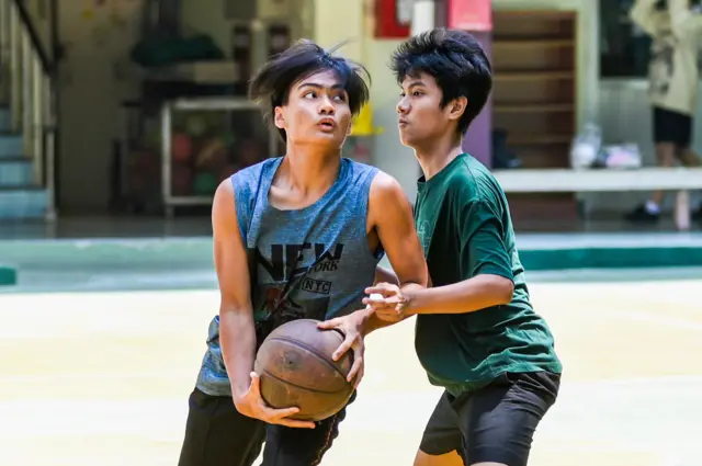 ผมยาว จัดทรงได้ตามความชอบของนักเรียน