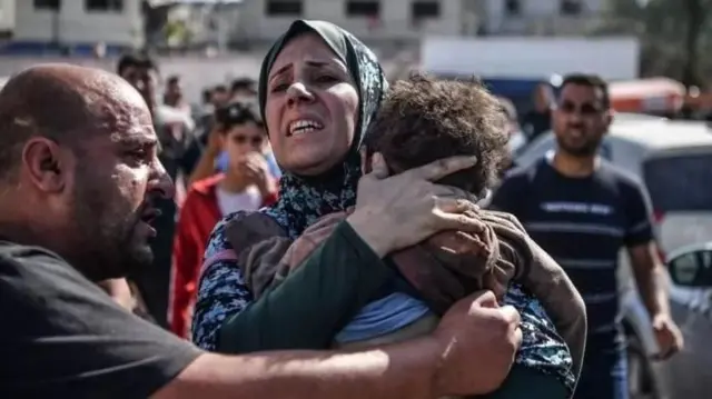 આઈસીસીએ બેન્જામિન નેતન્યાહૂ અને યોવ ગેલાન્ટ સામે જે ગુનાનો આક્ષેપ કર્યો છે તેમાં નાગિકો પર હુમલા અને ભોજનની અછતને હથિયાર તરીકે ઉપયોગ કરવો સામેલ છે