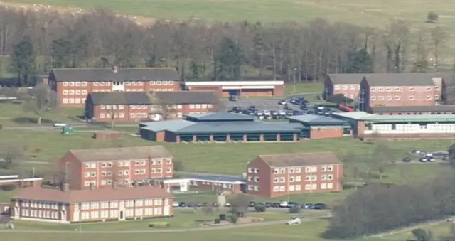  जैसली लुइस बेक लारखिल कैंप में अपने कमरे में मृत पाई गई थीं.