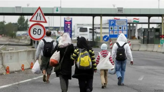 प्रवासी