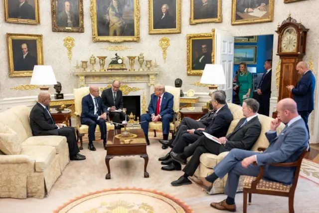 Donald Trump reçoit en audience le président mauritanien