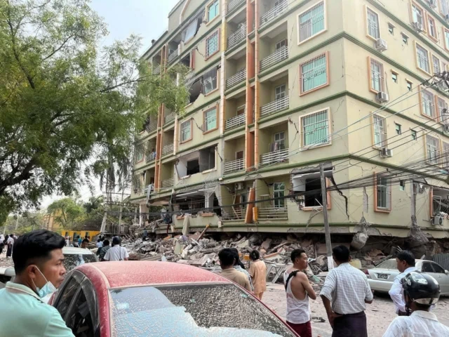 ပြိုကျပြီးနောက် Sky Villa ကွန်ဒိုမြင်ကွင်း