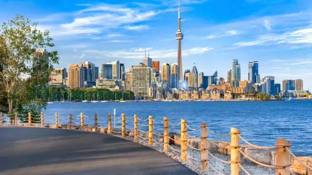 બીબીસી ગુજરાતી કૅનેડા ઈમિગ્રેશન ભારતીય ટુરિસ્ટ સ્ટુડન્ટ વિઝા ટેમ્પરરી વર્કર પરમિટ