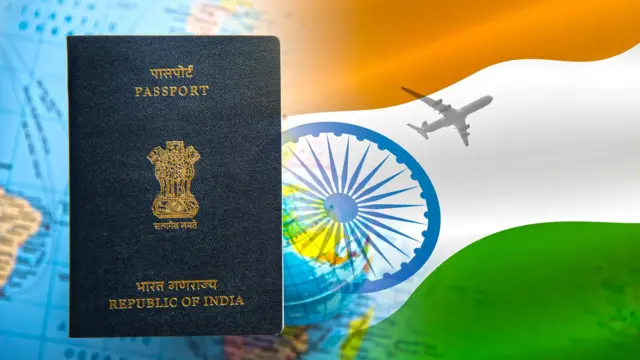 تصویر گرافیکی پاسپورت و پرچم هند بر زمینه نقشه جهان