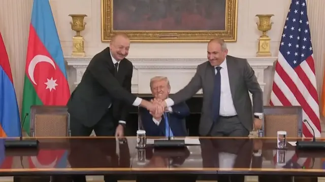 Вашингтонда Тинчлик декларациясини имзолаш. 