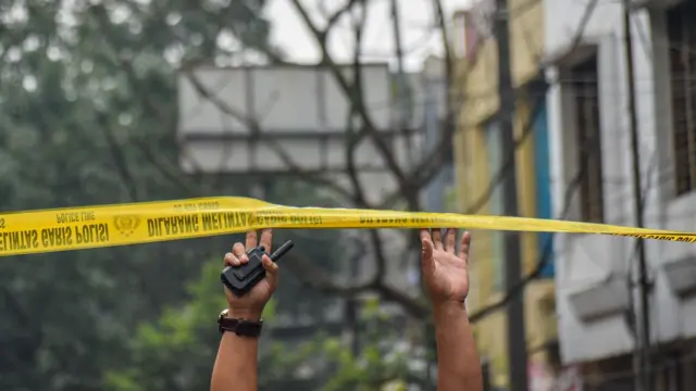 Pengamat kepolisian dari Institute for Security and Strategic Studies (ISESS), Bambang Rukminto, mengatakan merujuk pada dua kasus kecelakaan lalu lintas itu nampak profesionalisme kepolisian "masih sangat jauh terkait objektivitas penyelidikan".