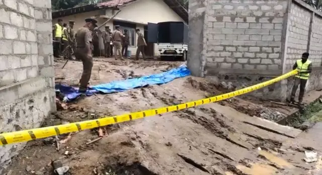 තංගල්ල, සීනිමෝදර ප්‍රදේශයේ නිවසක තිබී පුද්ගල මල සිරුරූ දෙකක් සහ මත්ද්‍රව්‍ය තොගයක් පොලිසිය විසින් සොයා ගන්නා ලදී.