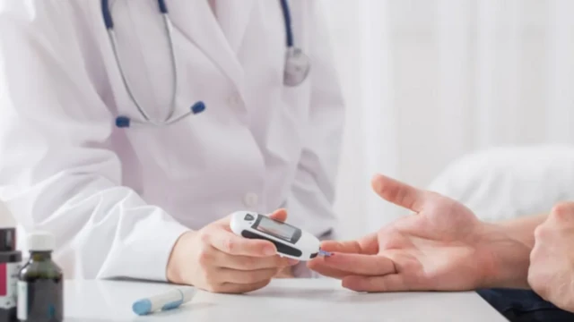 ਬਲੱਡ ਸ਼ੂਗਰ ਦੀ ਜਾਂਚ ਲਈ ਖੂਨ ਦਾ ਸੈਂਪਲ