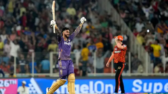 வெங்கடேஷ், ஸ்ரேயாஸ் அரைசதம்