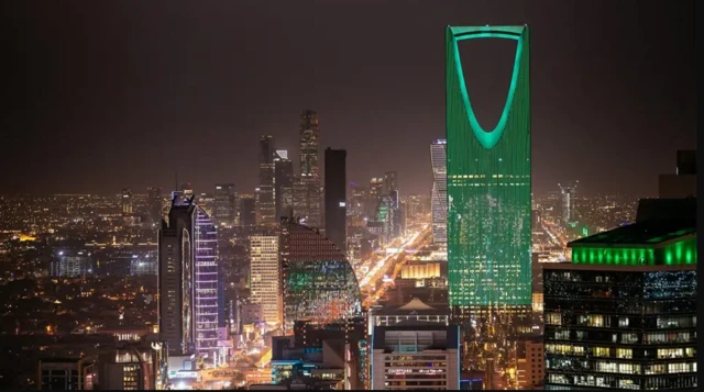 Ka dib 73 sano oo mamnuuc ah, Sacuudi Carabiya ayaa soo saartay ogolaansho cusub 2025 taasoo u oggolaanaysa dadka ajnabiga ah ee aan Muslimka ahayn inay ka iibsadaan khamriga magaalada Riyadh.
