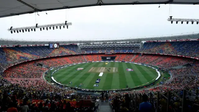 এটিই এখন বিশ্বের সবচেয়ে বড় ক্রিকেট স্টেডিয়াম