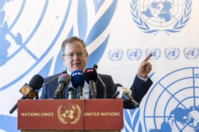 دانیل مرون، سفیر اسرائیل در سازمان ملل، می‌گوید اسرائیل «این یاوه‌گویی‌های افترا آمیز را قاطعانه رد می‌کند»