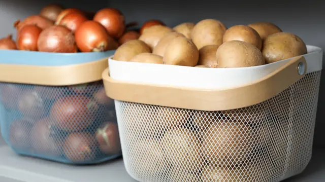 Krompir i luk u korpicama