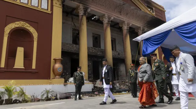 आगजनीबाट क्षतिग्रस्त शितल निवाश