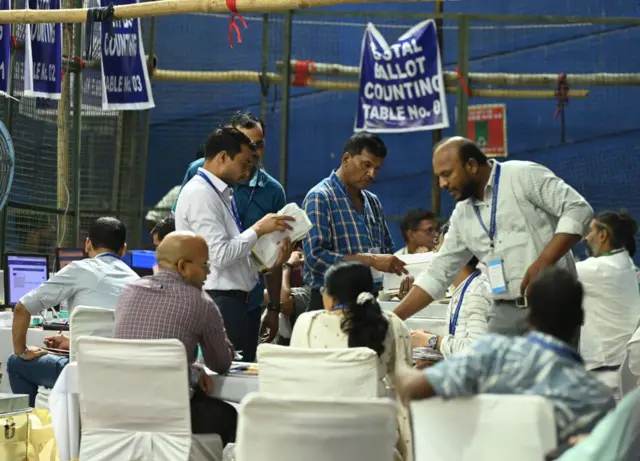 मतमोजणी केंद्र