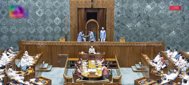 संसद में शपथ ग्रहण