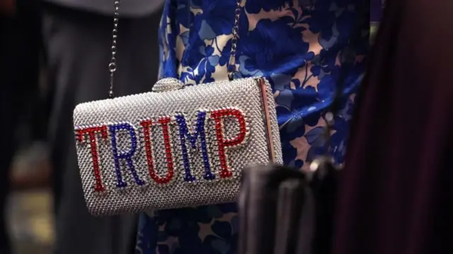 Траптын тарапташтары экс-президентке коюлган айыптарга ишенишпейт