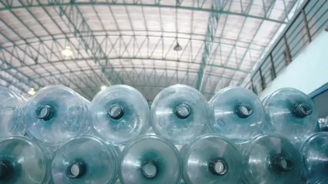 క్యాన్డ్ వాటర్ 