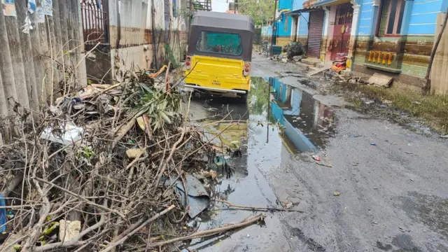 எண்ணூர் கொசஸ்தலை ஆற்றில் கலந்த எண்ணெய்