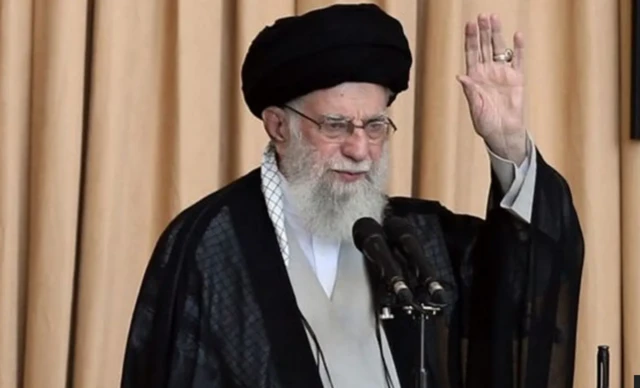 İranın ali lideri Ayətullah Əli Xamenei bildirib ki, İsrail "ciddi bir cəza" ilə cəzalandırılmalıdır.