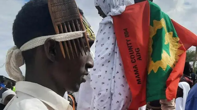 Walleen Oromoo akkuma hawaasa Afrikaa biroo waggootaaf meeshaa duudhaa, aadaafi seenaa itti barsiisan ta'e tajaajilaa jira