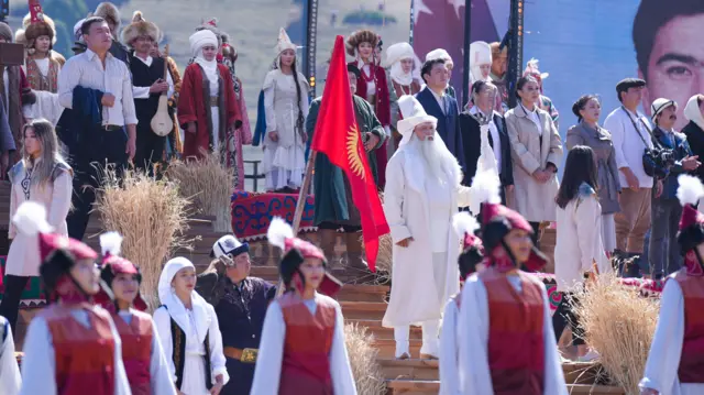 Жалаңаш және қорқынышты табу Цензурасыз фотосуреттер Гимнасттарды аңдыды