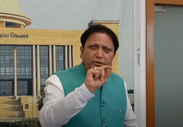 બીબીસી ગુજરાતી ગુજરાત વિધાનસભા કામદાર મજૂર જિજ્ઞેશ મેવાણી ગોપાલ ઈટાલિયા