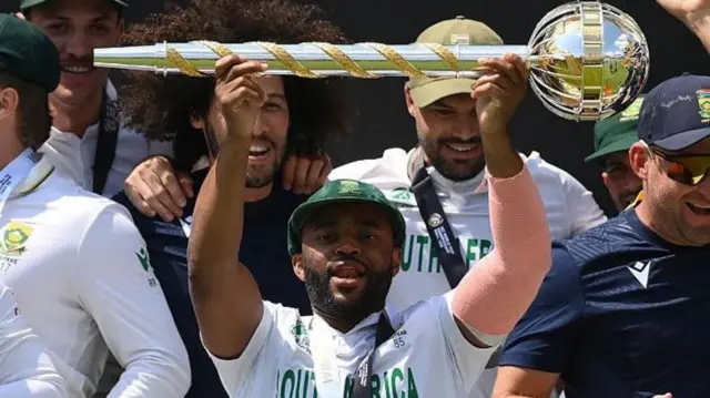 தென் ஆப்ரிக்கா, இட ஒதுக்கீடு, டெம்பா பவுமா