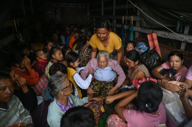 မုန်တိုင်းမိုခါ၊ ရခိုင်ပြည်နယ်၊ မုန်တိုင်းရှောင်