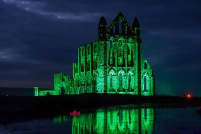 Whitby Abbey pada Oktober 2024