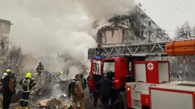 Разрушенная пятиэтажка 