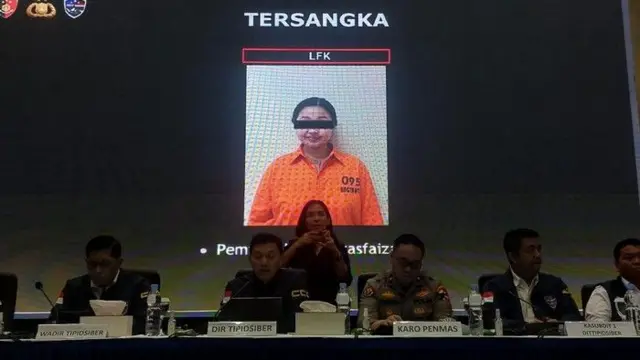 Direktorat Reserse Siber Polri menetapkan Laras Faizati sebagai tersangka atas hasutan pembakaran Gedung Mabes Polri. 