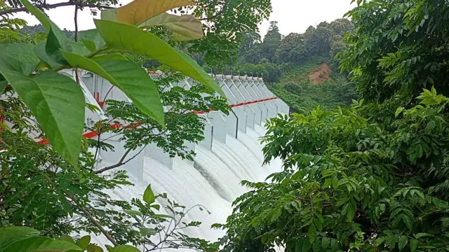 কাপ্তাই বাঁধের ১৬টি গেটের সবক’টি খুলে দেওয়া হয়