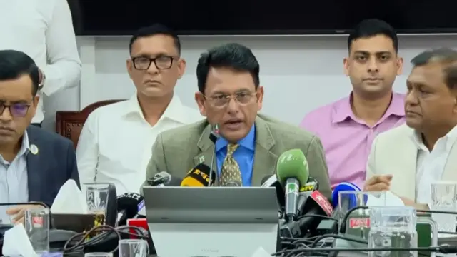 পরীক্ষার বিষয়ে সিদ্ধান্ত জানাতে সংবাদ সম্মেলন করেন শিক্ষামন্ত্রী 