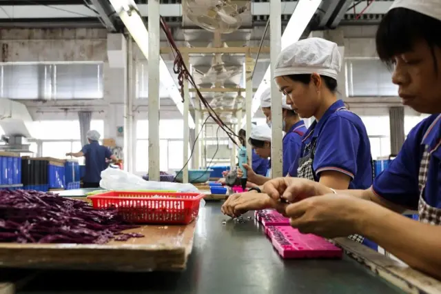 kineske radnice, radnice u Kini, kineska fabrika, radnice u kineskoj fabrici