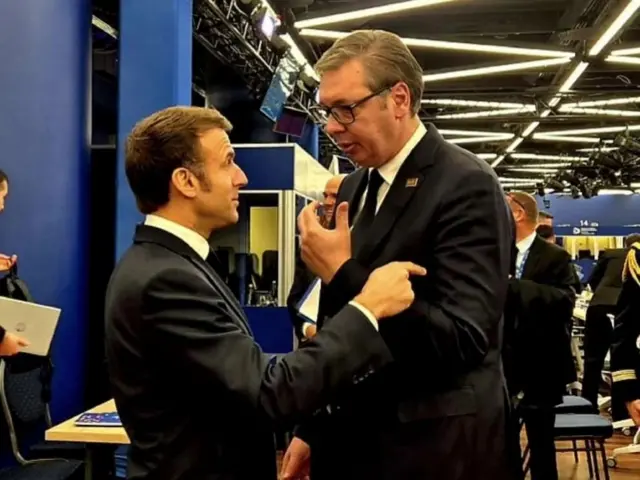 Француски председник Емануел Макрон и председник Србије Александар Вучић