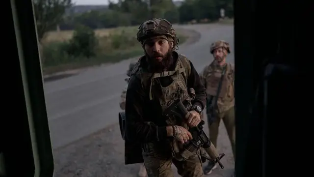 Soldados ucranianos en la frontera entre Donetsk y Dnipropetrovsk